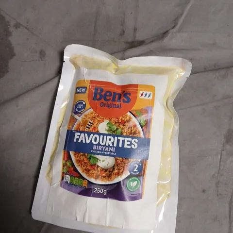 APPROXIMATELY 9 ASSORTED FOOD ITEMS INCLUDING BENS ORIGINAL BIRYANI , ROBINSONS SUMMER FRUITS AND TEAPIGS TEA BAGS