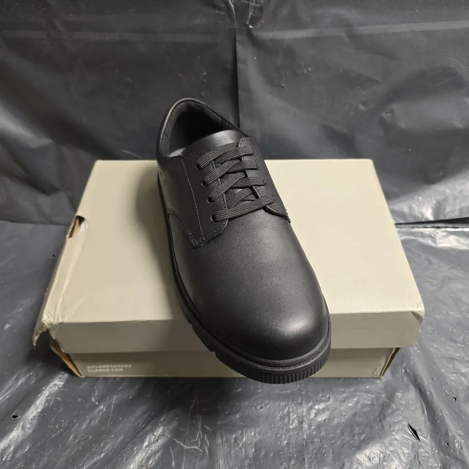 CLARKS LORCAM LOOP KIDS BLACK LEATHER SHOES – UK 5½ (EU 39), BOXED