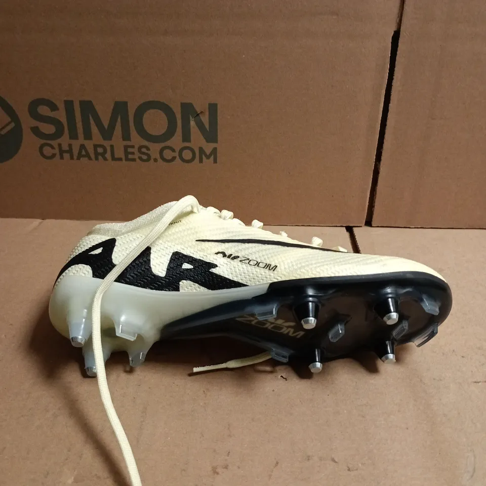 PAIR OF NIKE AIR ZOOM VAPOR 15 CHILDRENS FOOTBALL BOOTS - 3.5 