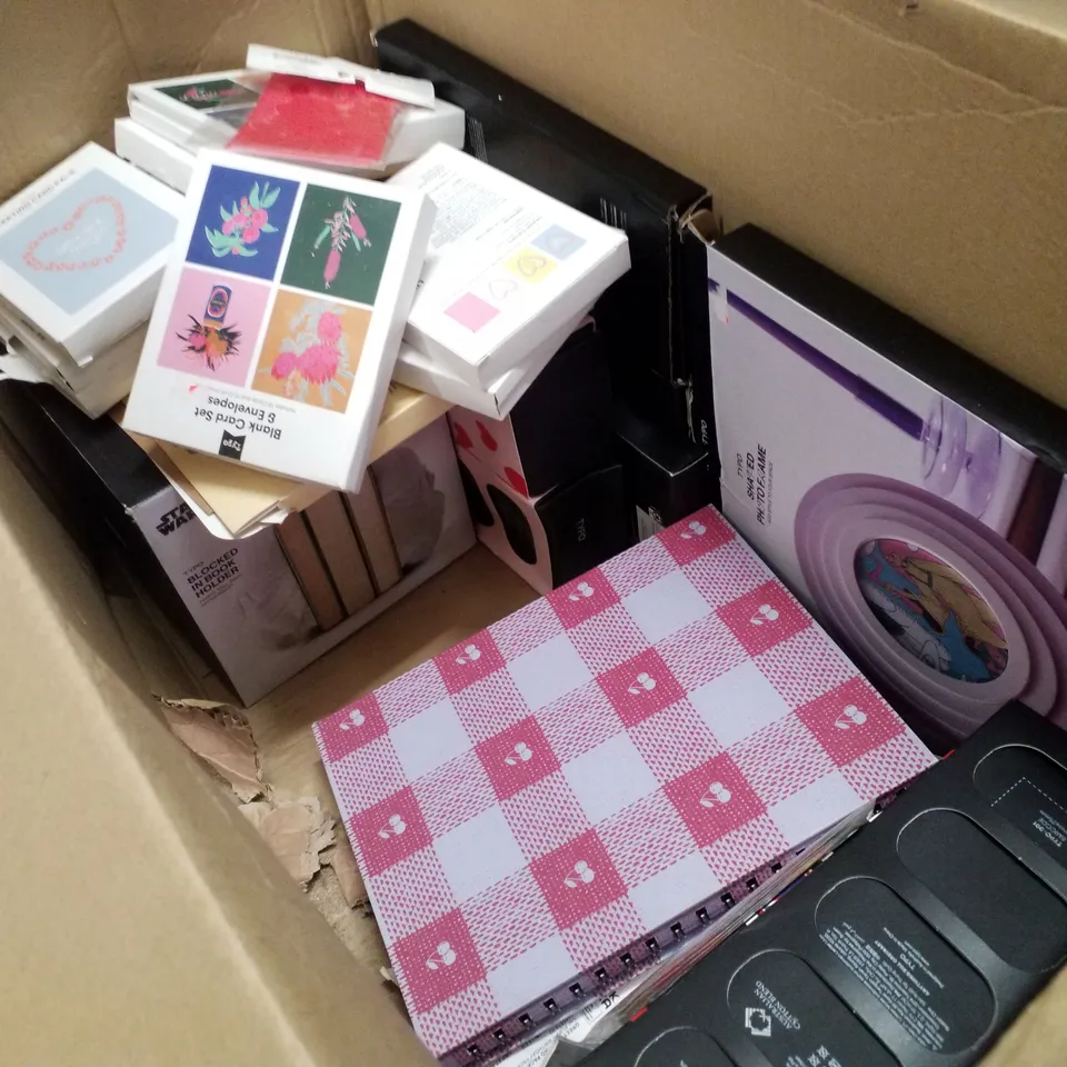BOX CONTAINING ASSORTED PRODUCTS INCLUDING BLOCKED IN BOOK HOLDER, SOCKS, GIFT TAGS, WEEKLY JOURNAL & SHAPED PHOTO FRAME
