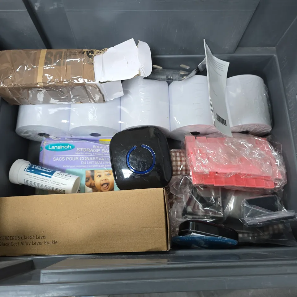 LOT OF ASSORTED HOUSEHOLD ITEMS TO INCLUDE CURTAIN WIRE, CRICKET BALLS AND NOTEBOOKS