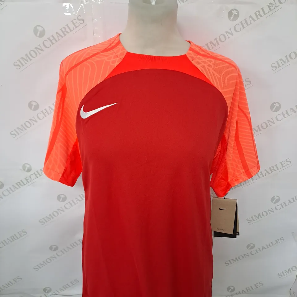 NIKE LOGO CASUAL T-SHIRT SIZE M