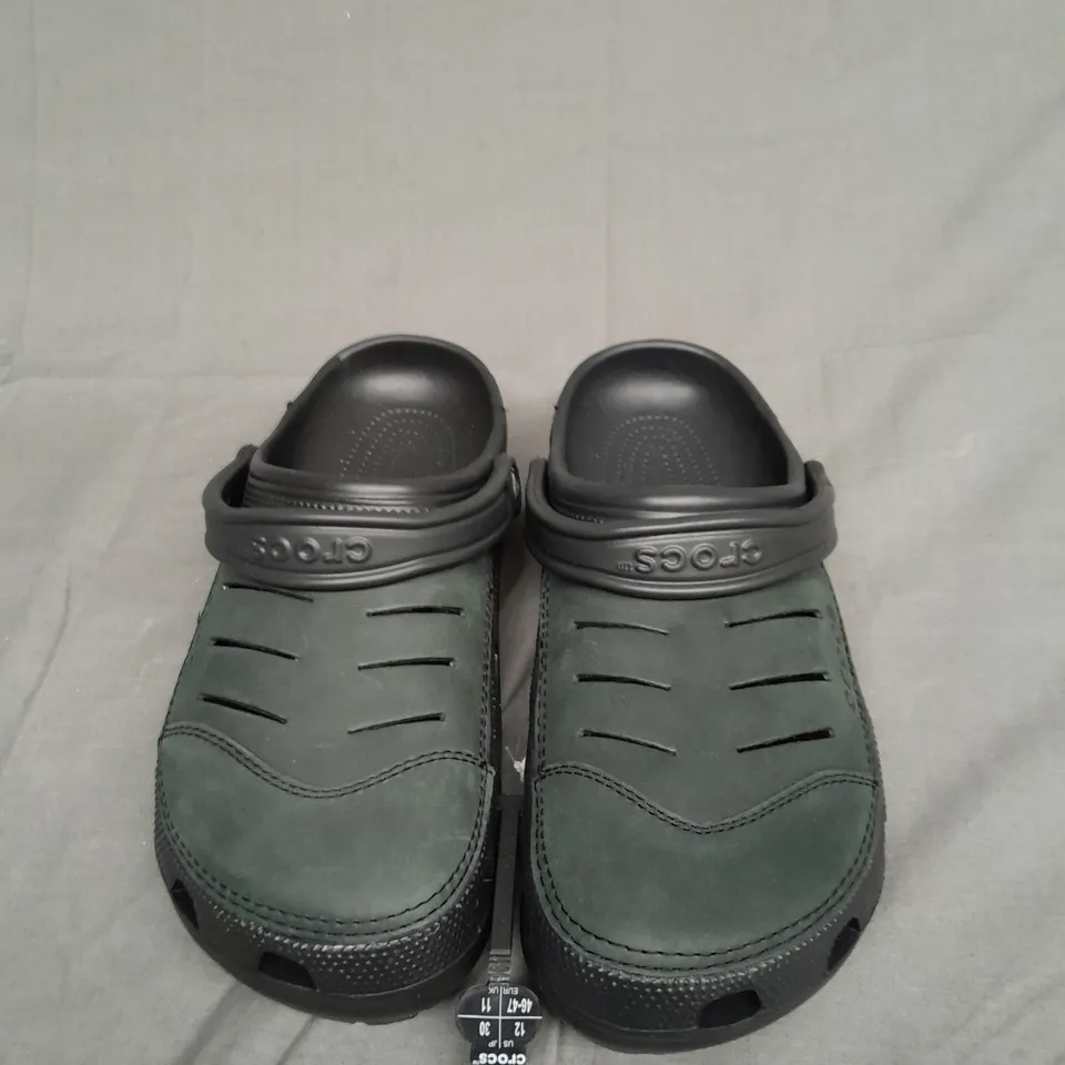 UNBOXED PAIR OF BLACK BOGOTA CROCS UK 11 