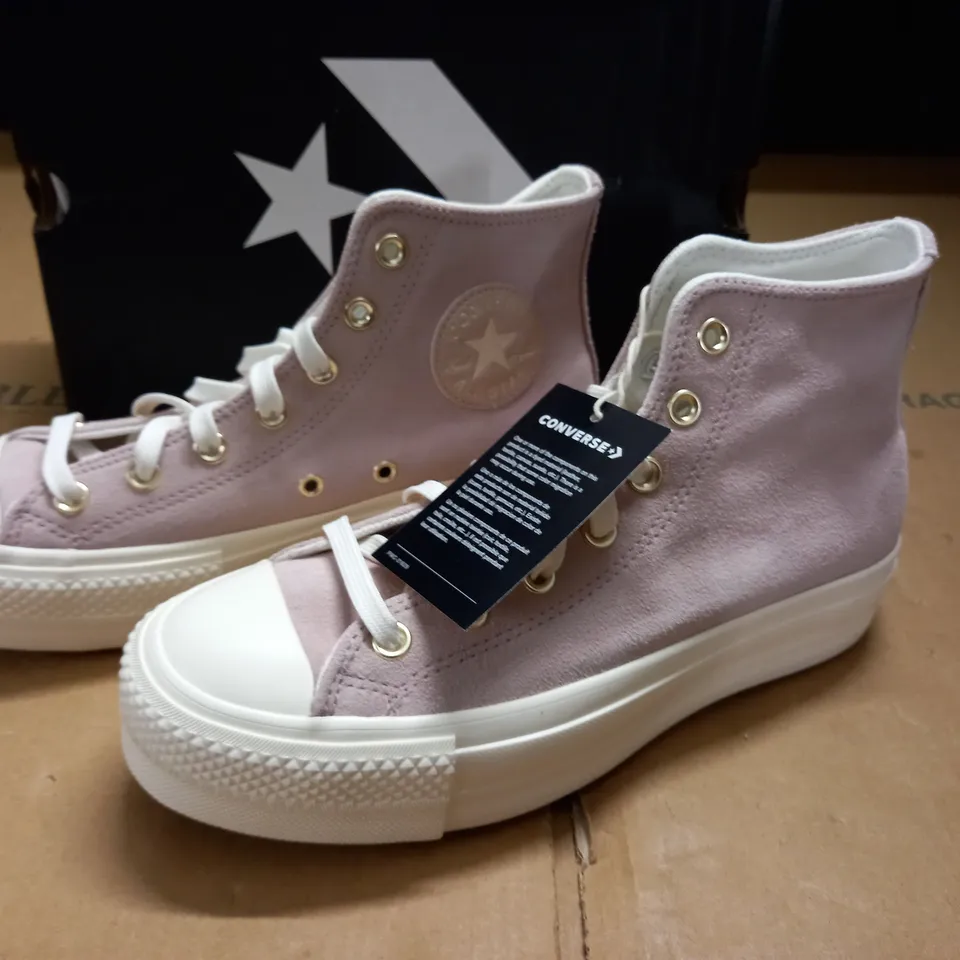 BOXED PAIR OF CONVERSE CTAS LIFT HI TRAINERS IN STONE MAUVE - UK W 6