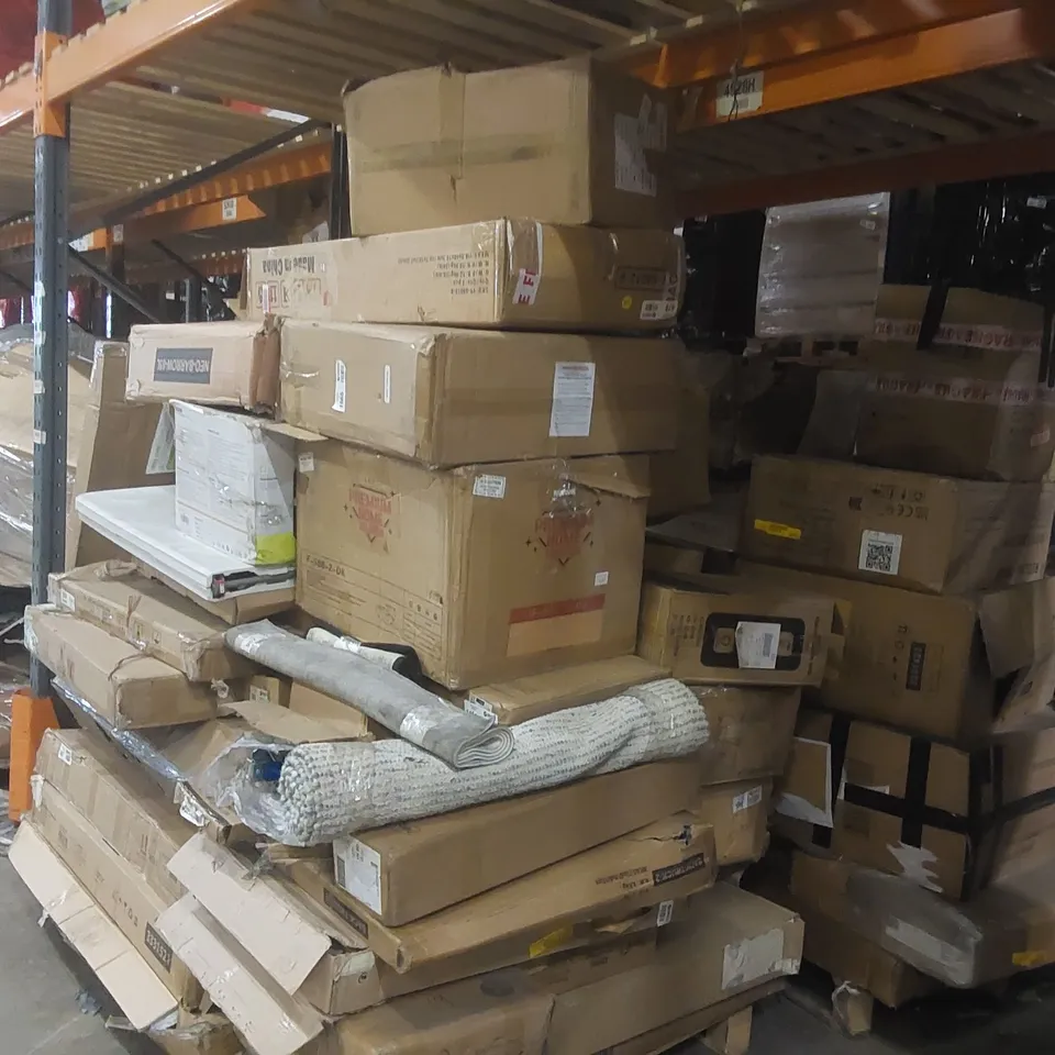PALLET CONTAINING A VERY LARGE QUANTITY OF ASSORTED ITEMS INCLUDING: FURNITURE PARTS, WHEELBARROW, RUGS, AIRFRYER ECT