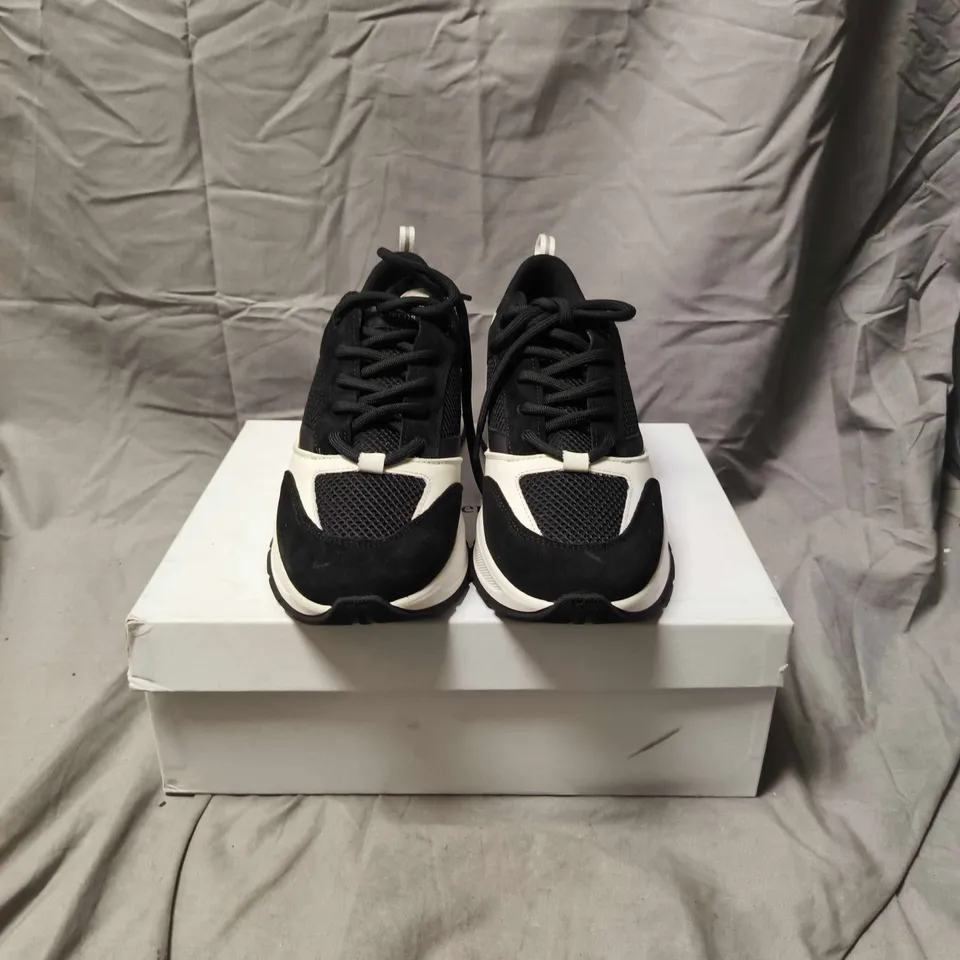 BOXED PAIR OF MEN'S CLEEN'S BLACK SUEDE SHOES - SIZE 12.5 