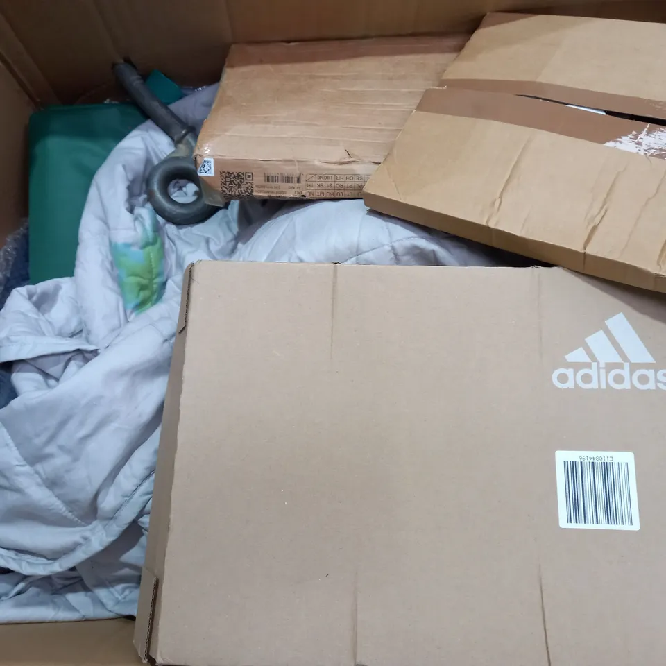 BOX OF APPROXIMATELY 15 ASSORTED ITEMS TO INCLUDE - ADIDAS PUMP - WATER BOTTLE - WATERPROOF CAST & BANDAGE PROTECTOR ECT