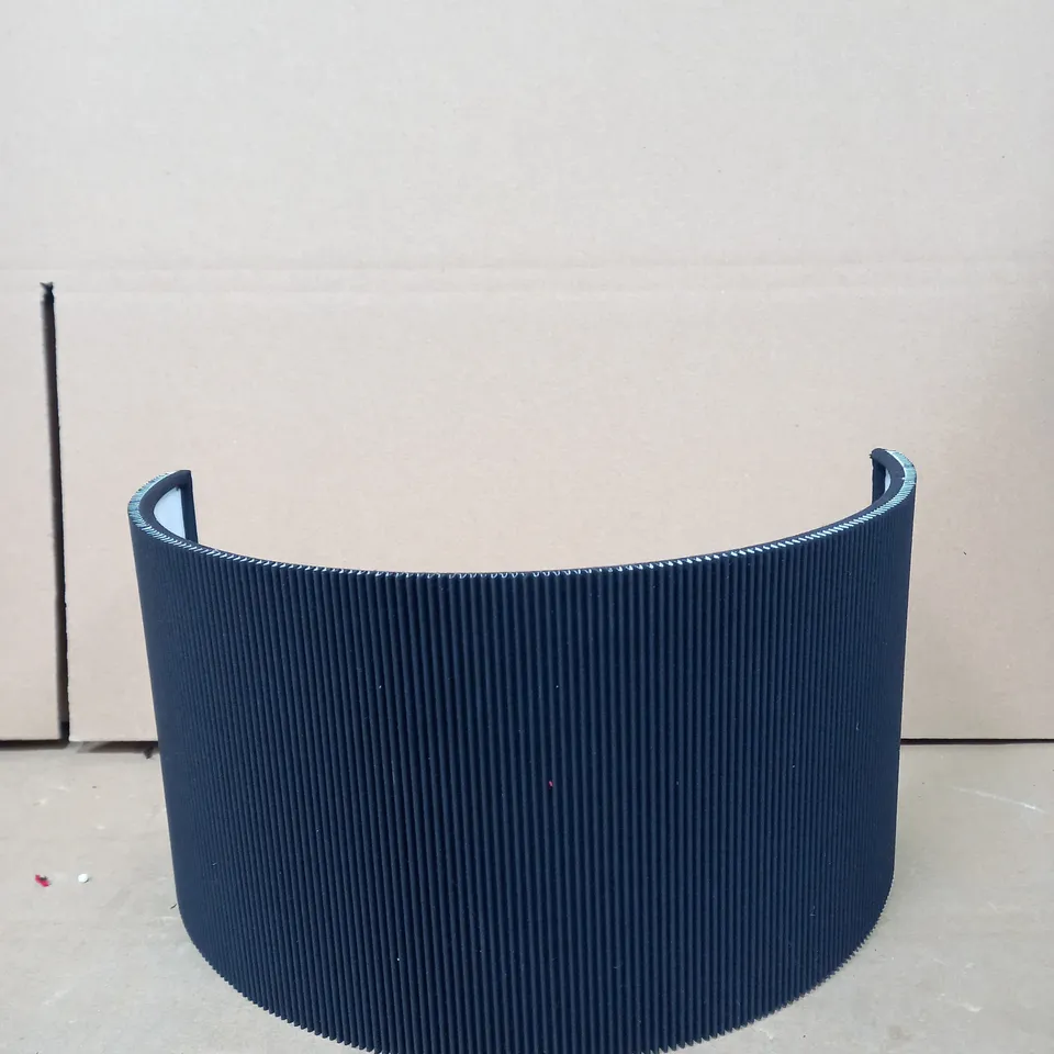 BLACK RIBBED WALL BRACKET 