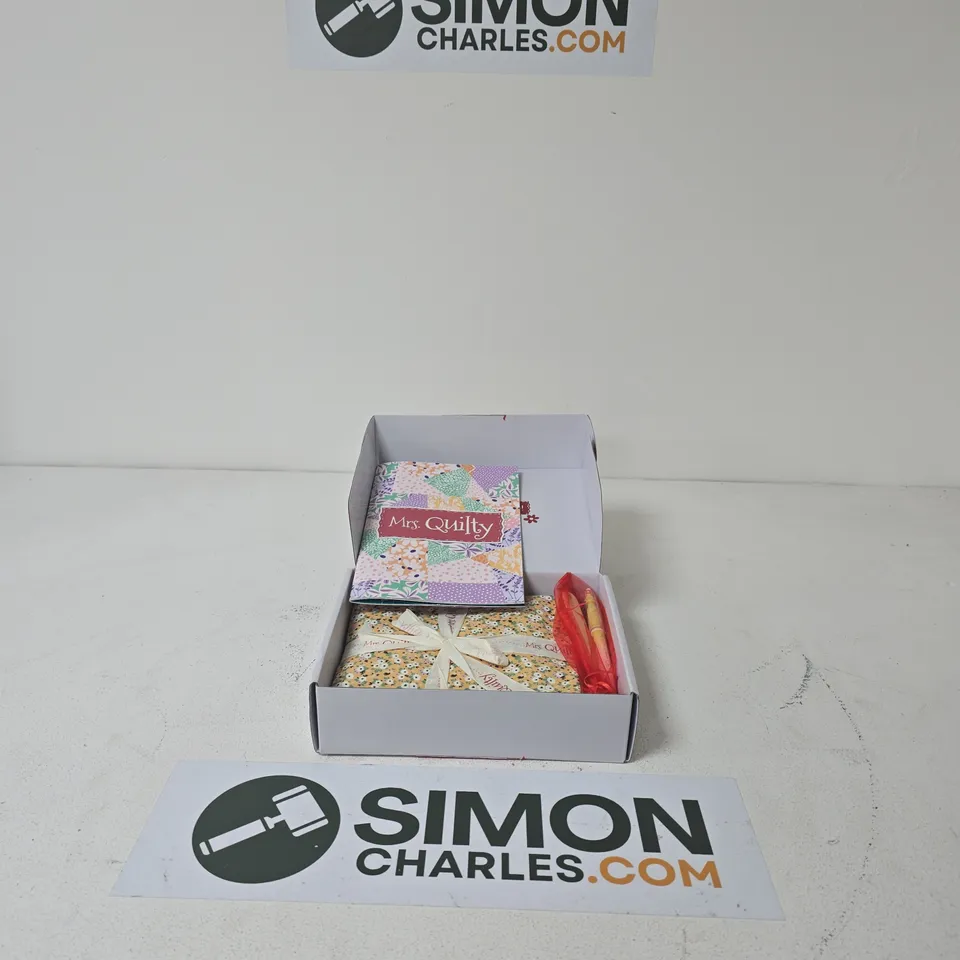 MRS QUILTY GIFT BOX – CRAFT / QUILTING SET (BOXED) 