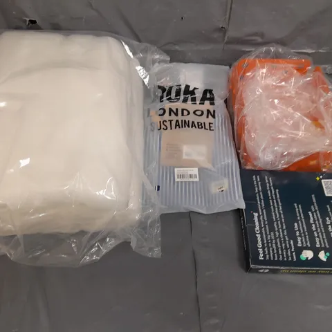 APROXIMATELY 15 ASSORTED HOUSEHOLD ITEMS TO INCLUDE RUBBER GLOVES , ELECTRIC FANS , ETC