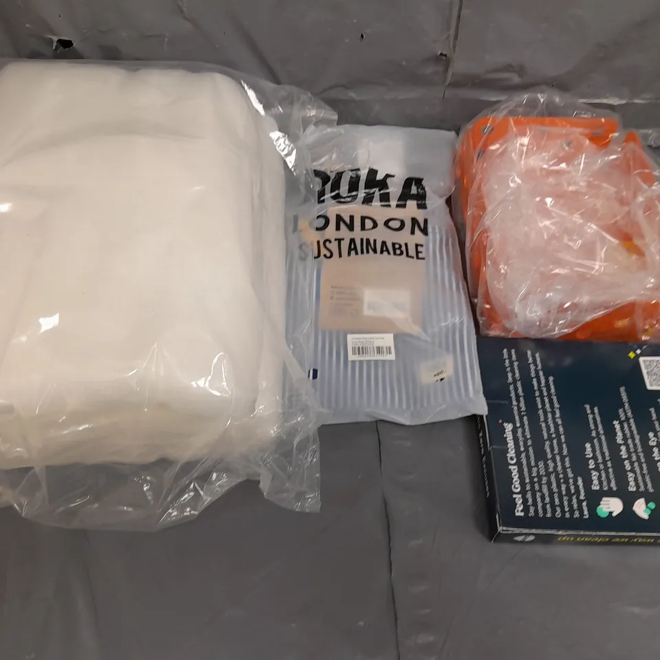 APROXIMATELY 15 ASSORTED HOUSEHOLD ITEMS TO INCLUDE RUBBER GLOVES , ELECTRIC FANS , ETC