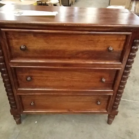 SPINDLE WINEWOOD CHEST OF DRAWERS