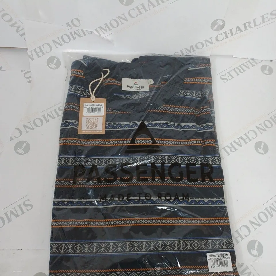 BAGGED PASSENGER STRIPE T-SHIRT SIZE L