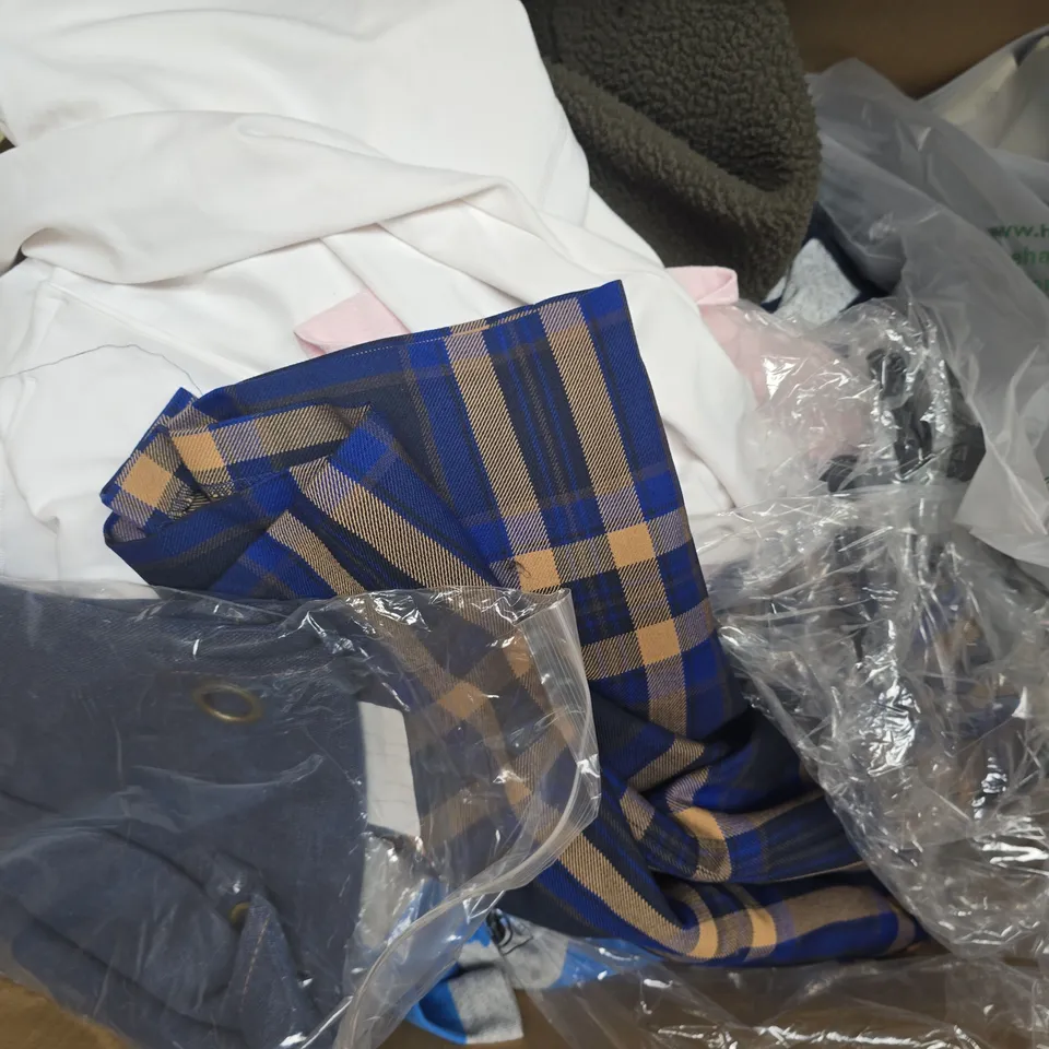 APPROXIMATELY 20 ASSORTED CLOTHING AND FASHION PRODUCTS IN VARIOUS STYLES AND SIZES - COLLECTION ONLY