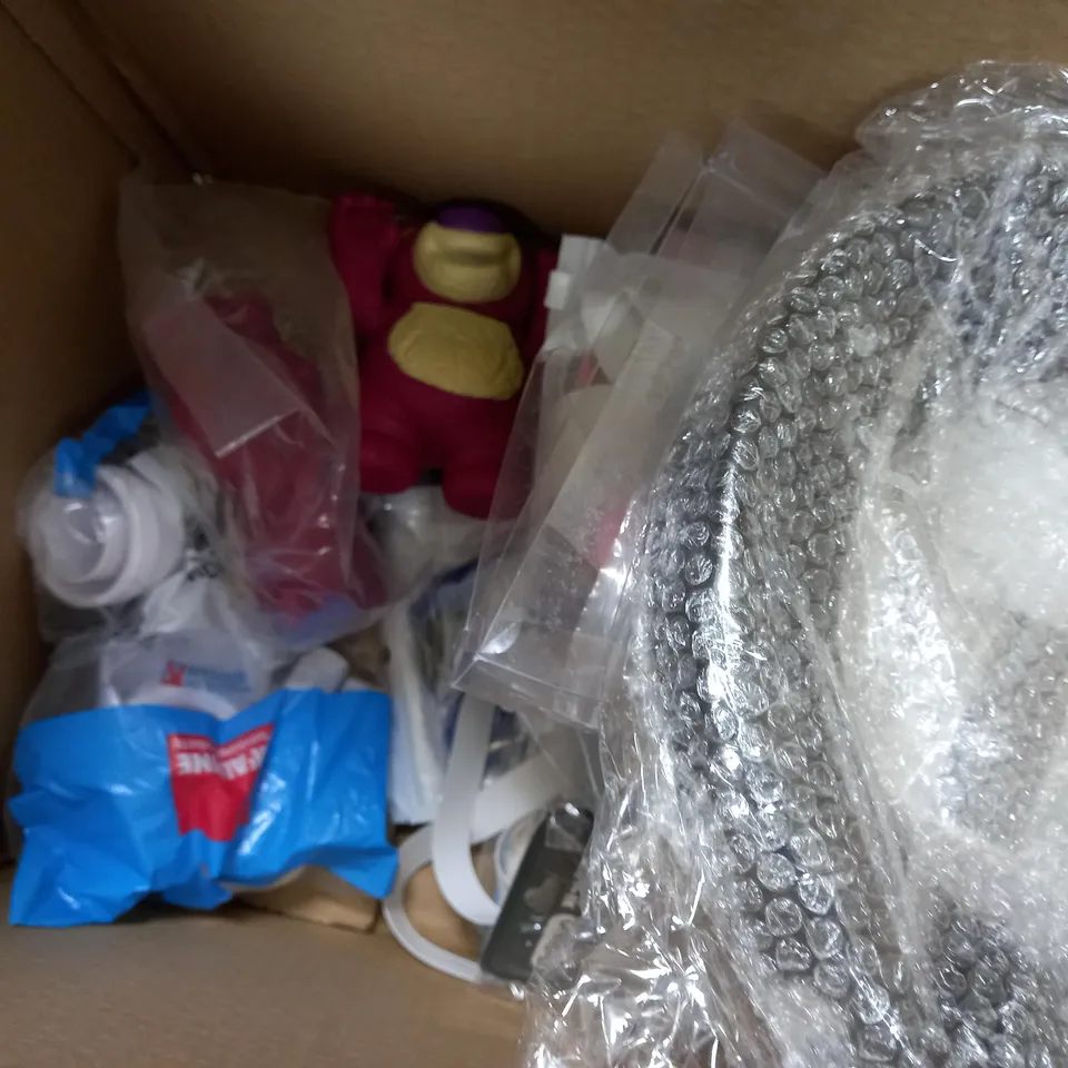 APPROXIMATELY 20 ASSORTED ITEMS TO INCLUDE AROMA DIFFUSER, LED FILAMENT BULBS, CAMPING FAN ETC. 