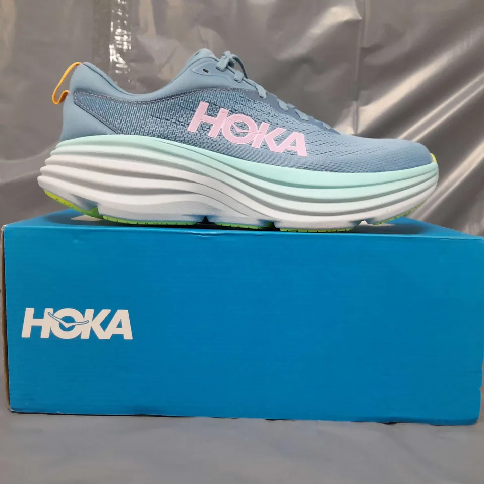 BOXED PAIR OF HOKA BONDI 8 WOMEN'S RUNNING SHOES IN BLUE/PINK/MULTI UK SIZE 9