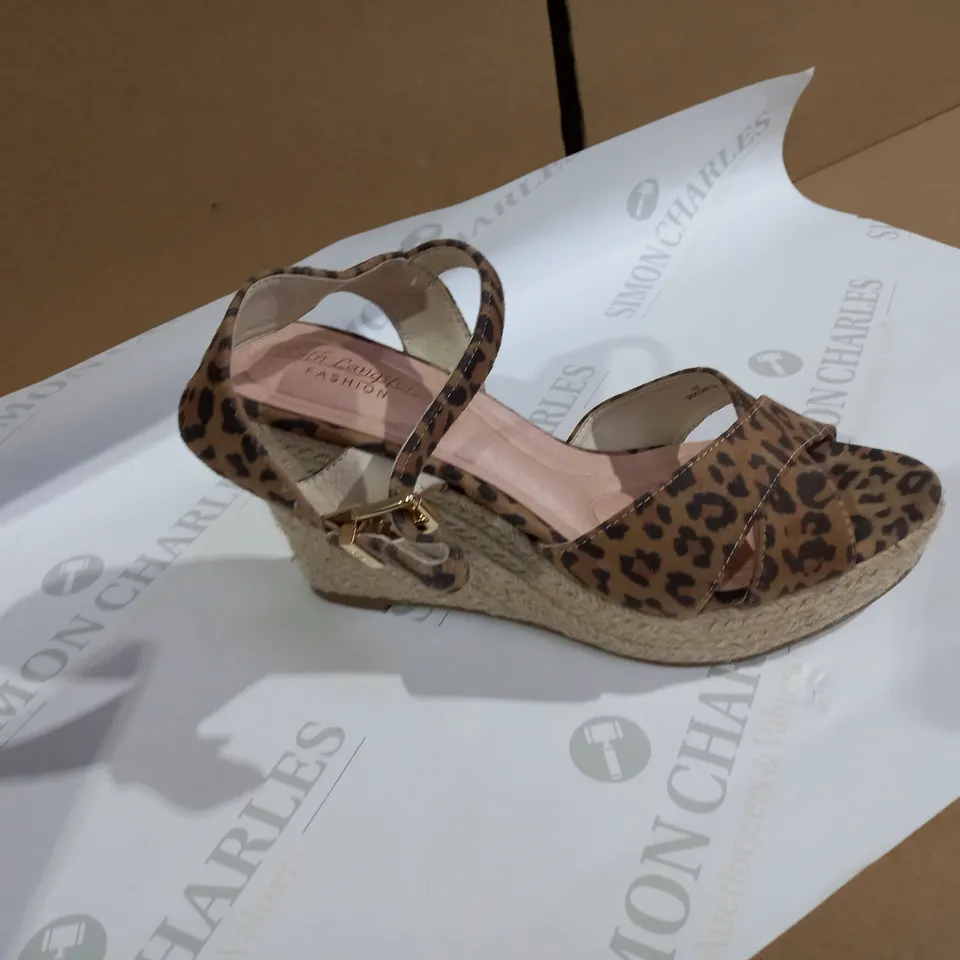 RUTH LANGFORD LEOPARD PRINT SANDLES SIZE 6