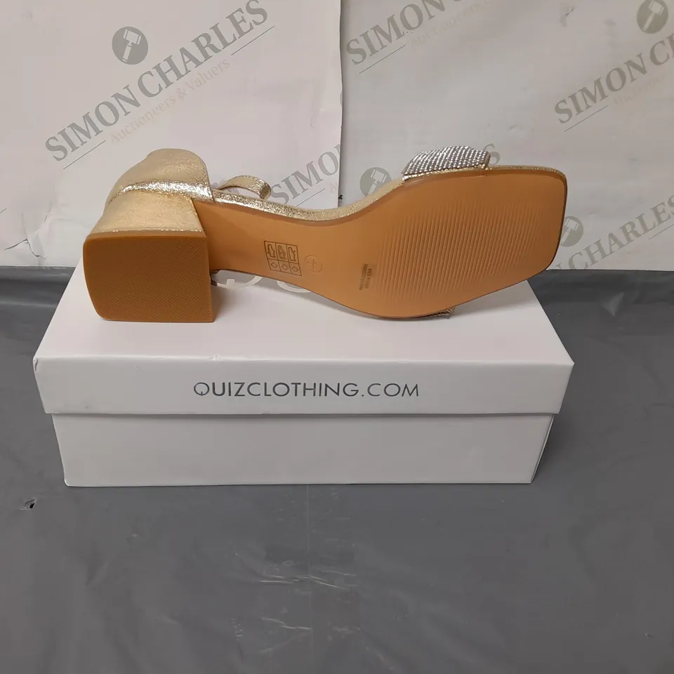 QUIZ LADIES OPEN TOE SANDALS GOLD WITH CRYSTAL BOW DETAIL SIZE 7