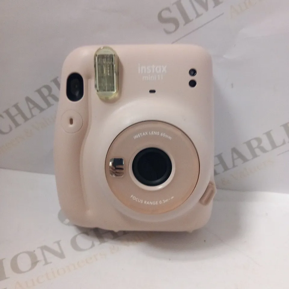 FUJIFILM INSTAX MINI 11 INSTANT CAMERA