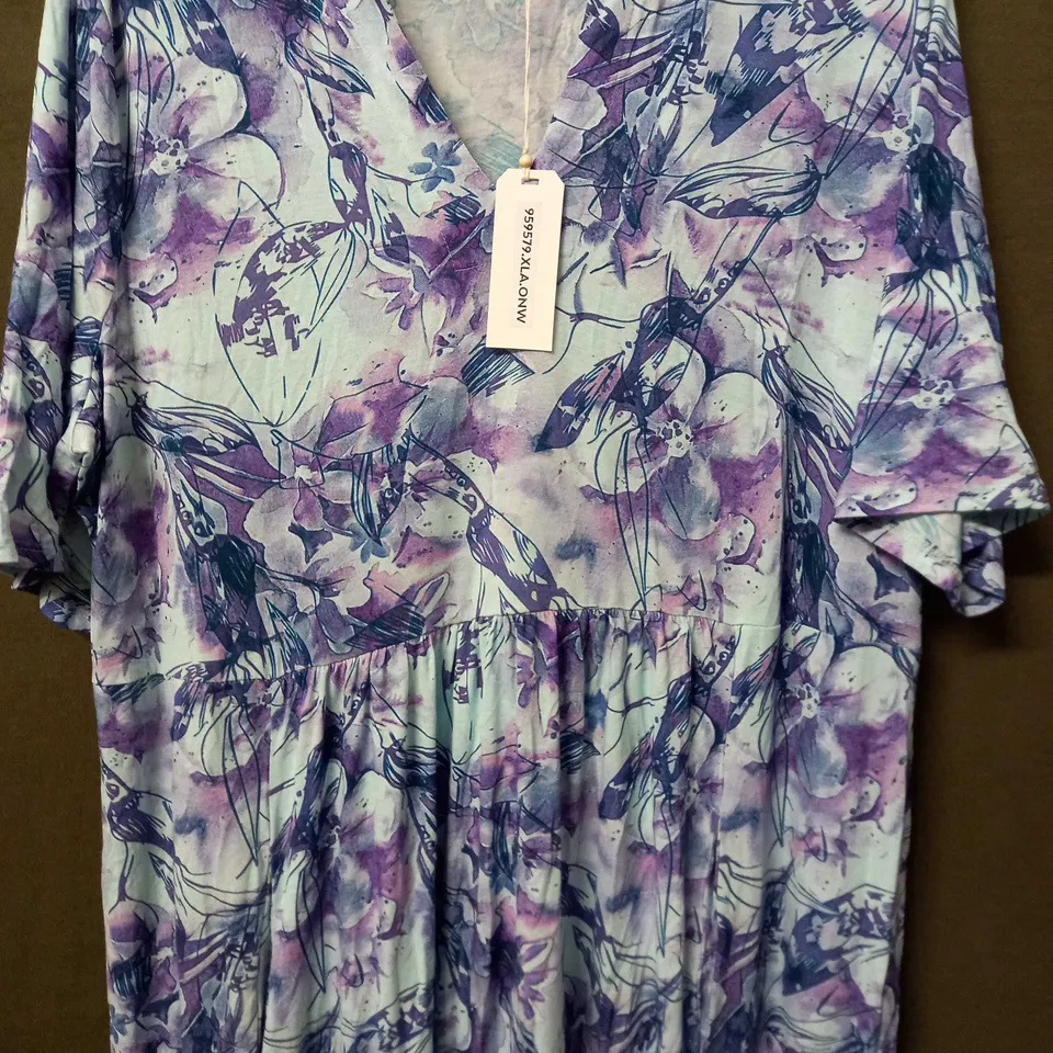 MAISON DE NIMES MAXI DRESS IN FLORAL DESIGN IN BLUE/PURPLE - XL