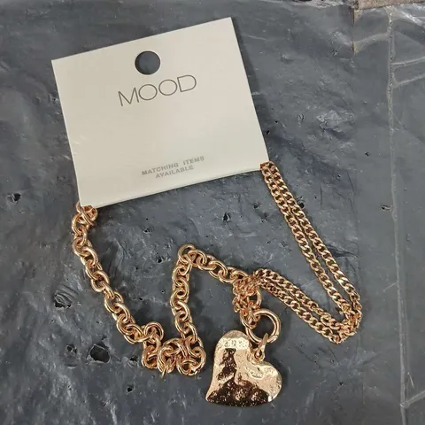 MOOD HAMMERED MATTE TWISTED HEART NECKLACE 