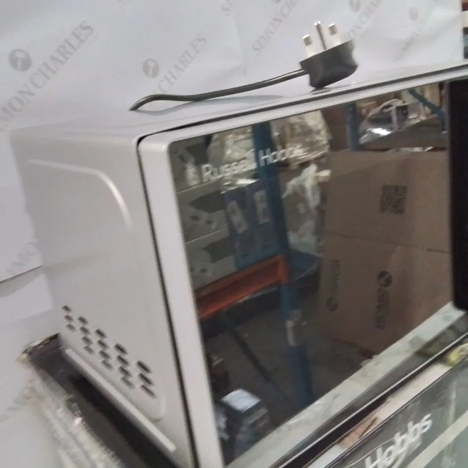 BOXED RUSSELL HOBBS COMPACT MICROWAVE OVEN 