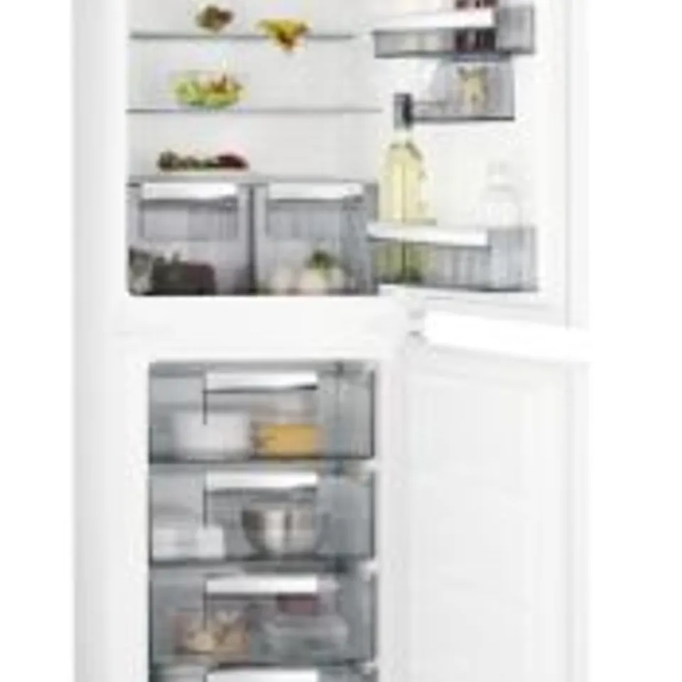 AEG 6000 SERIES INTEGRATED 50/50 FRIDGE FREEZER MODEL SCE818E6NS RRP £934
