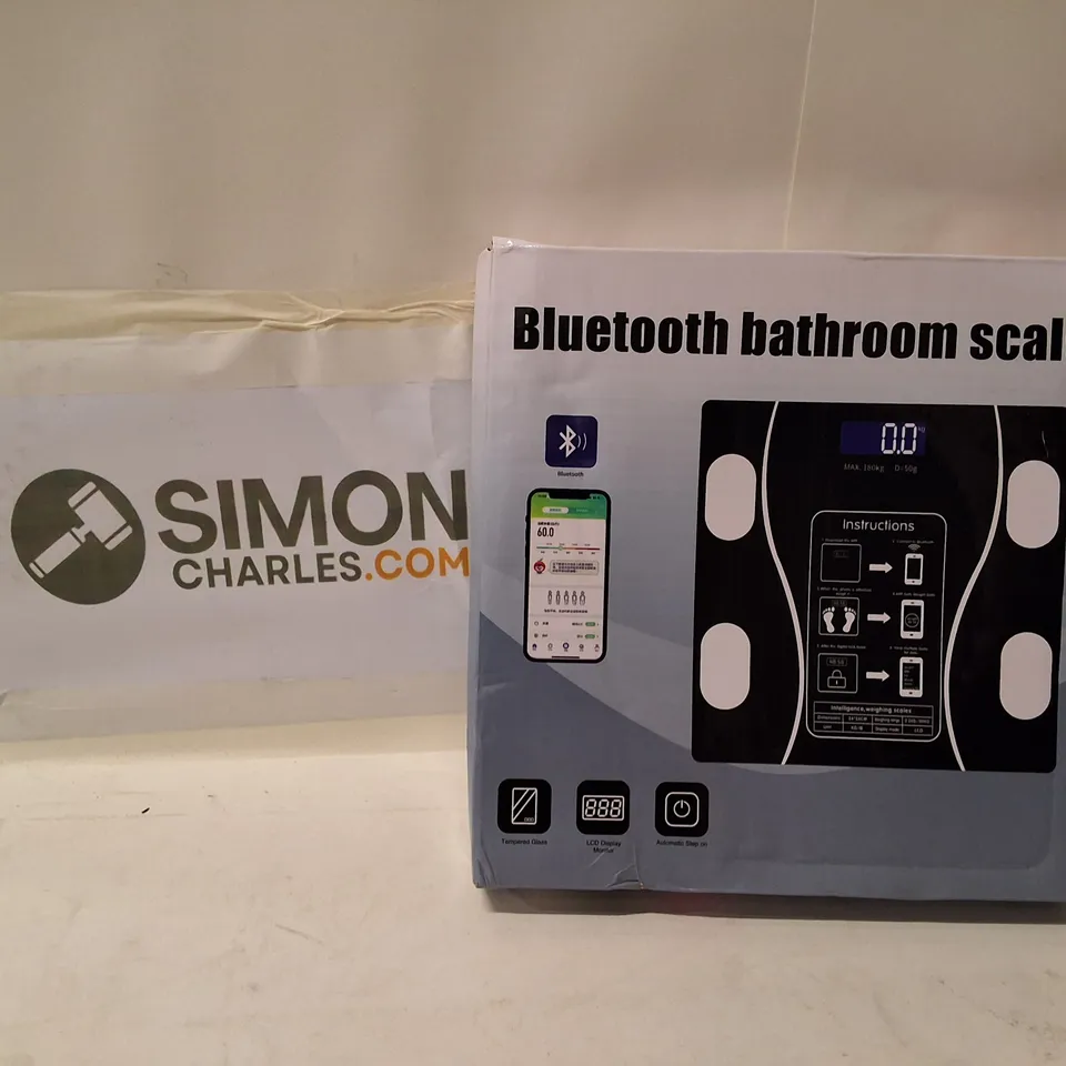 BLUETOOTH BATHROOM SCALE – BOXED WITH APP CONNECTIVITY - BLACK
