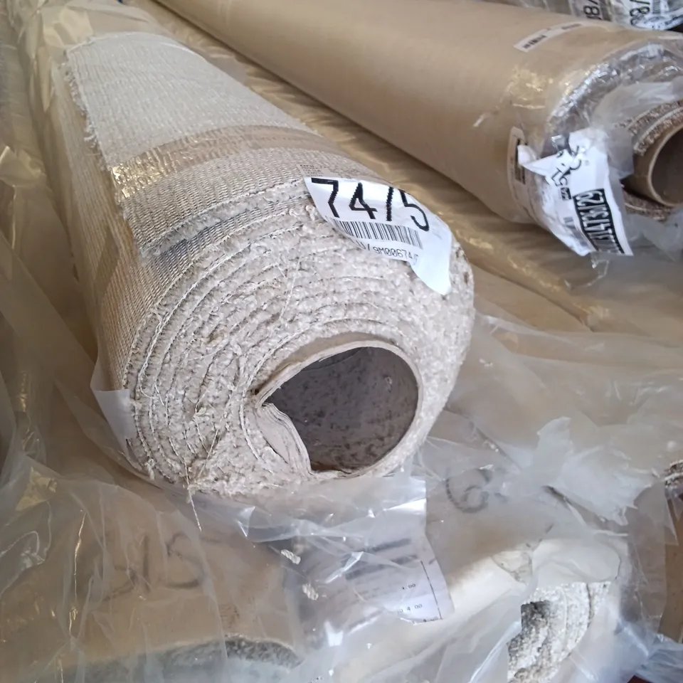 ROLL OF QUALITY SOFT NOBLE AB CARPET // APPROX SIZE: 4.0 X 6.2m