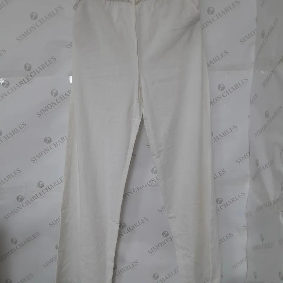 STRADIVARIUS WIDE LEG ELASTICATED TROUSERS IN WHITE SIZE S