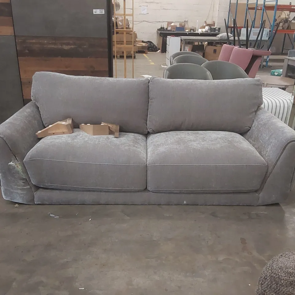DANETTI 4-SEATER UPHOLSTERED SOFA 