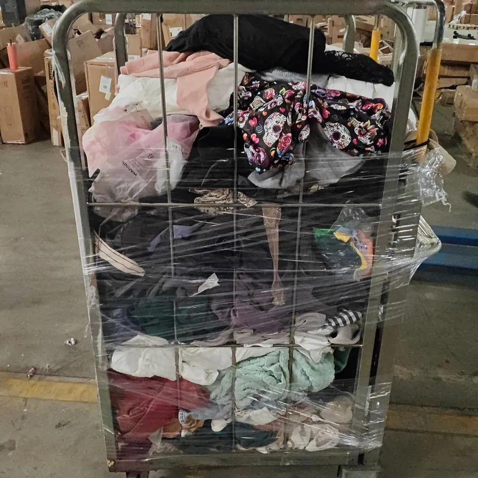 CAGE OF ASSORTED CLOTHING ITEMS TO INCLUDE MERRELL, RIHOAS AND UNDER ARMOUR