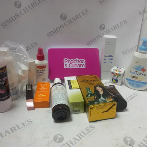 LOT OF ASSORTED COSMETIC ITEMS TO INCLUDE BABY DOVE, HARBORIST AND ELASTOPLAST