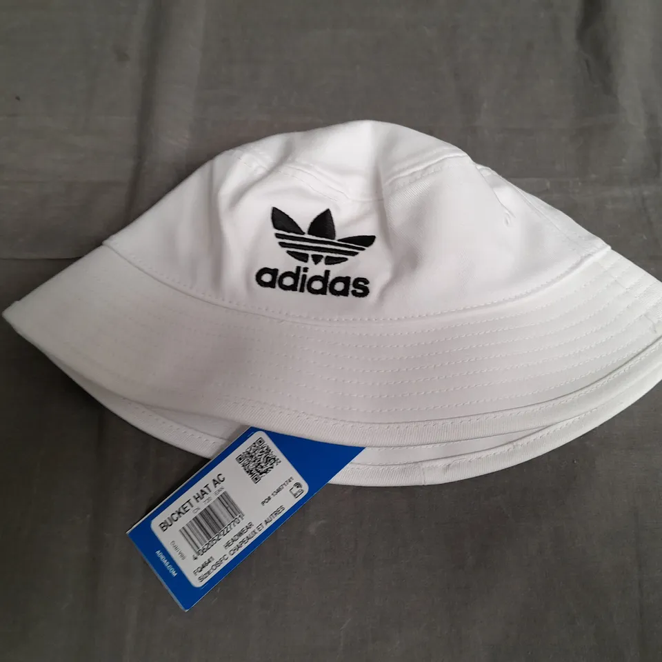 ADIDAS WHITE BUCKET HAT