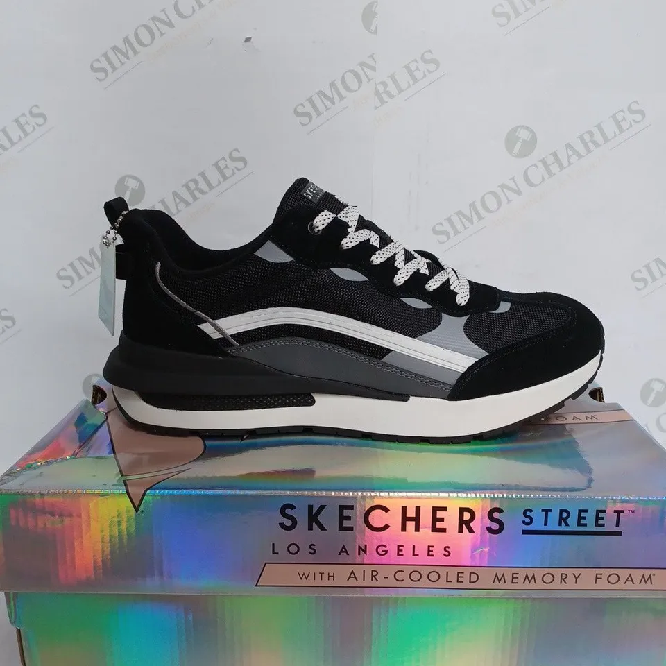 BOXED SKETCHERS STREET INFINITE JOGGER IN BLACK - UK 8 