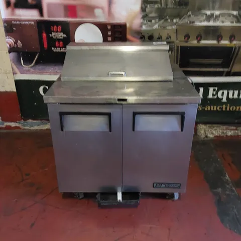 TRUE REFRIGERATION TSSU-38-08 SALAD/SANDWICH REFRIGERATED PREP TABLE