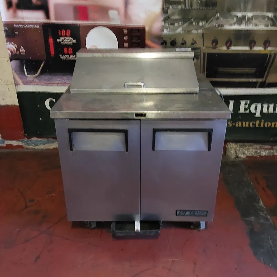 TRUE REFRIGERATION TSSU-38-08 SALAD/SANDWICH REFRIGERATED PREP TABLE 