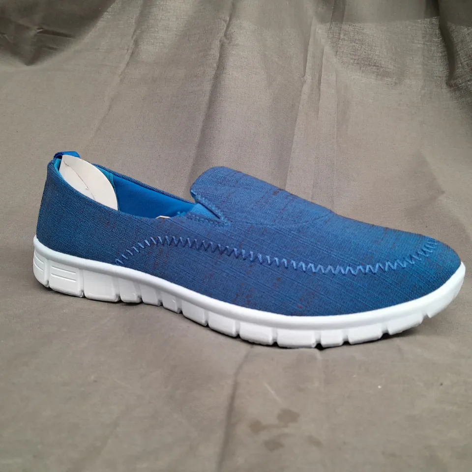 BOX OF APPROX 10 S WAVE SLIP ON TRAINERS IN BLUE - UK 4