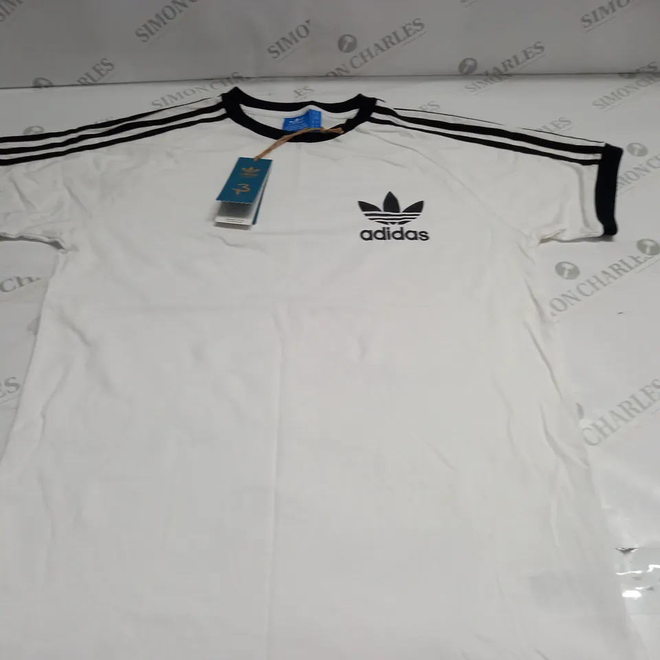 ADIDAS WHITE T-SHIRTS - UK M