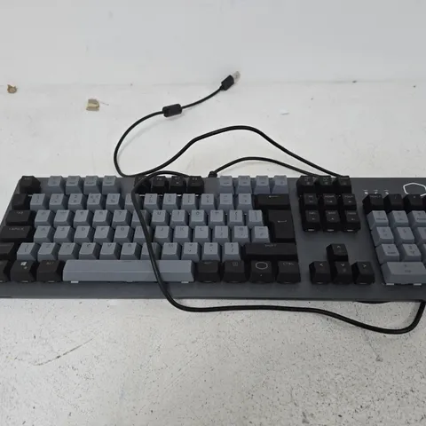 COOLER MASTER CK352 KEYBOARD – WIRED USB, GREY/BLACK KEYCAPS