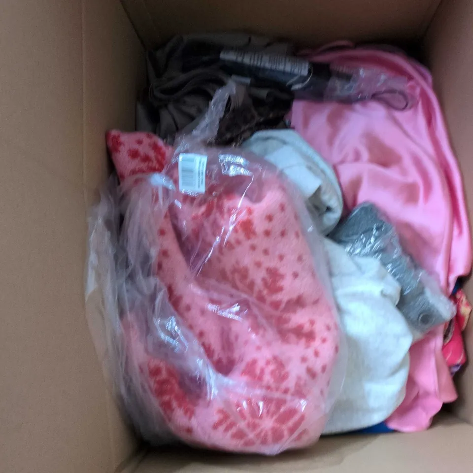 BOX OF APPROXIMATELY 20 ASSORTED CLOTHING ITEMS INCLUDING BROWN CORDS , BLACK HOODIE AND PRINTED T SHIRT