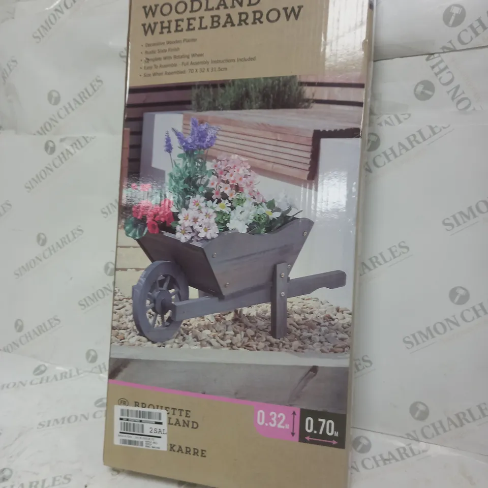 WOODLAND WHEELBARROW 