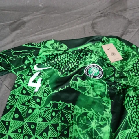 NIKE MEN'S NIGERIA FOOTBALL JERSEY, SIZE M, PERSONALISED NUMBER 4