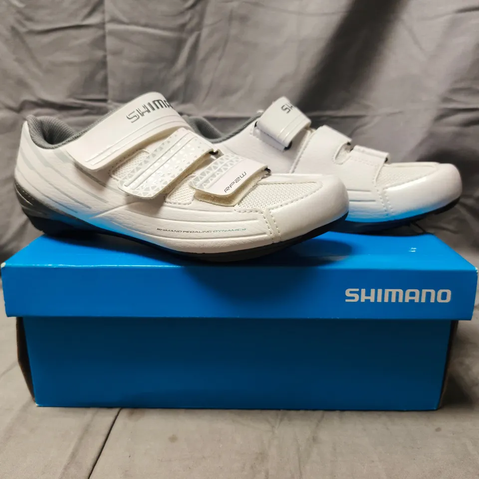 BOXED PAIR OF SHIMANO CYCLING SHOES IN WHITE SIZE EU 37