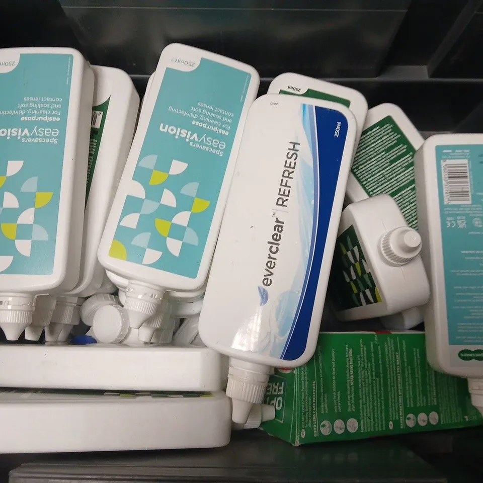 APPROXIMATELY 20 ASSORTED EYE SOLUTIONS TO INCLUDE SPECSAVERS EASYVISION, OPTI-FREE EXPRESS, EVERCLEAR REFRESH, ETC - COLLECTION ONLY