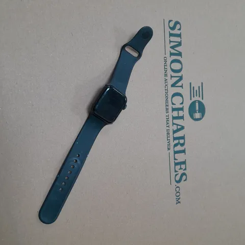 APPLE WATCH WITH STRAP