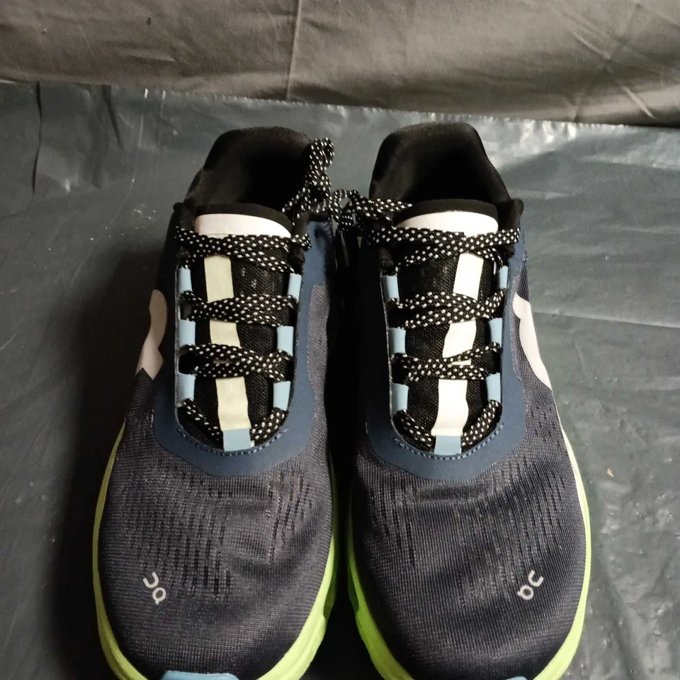 UNBOXED PAIR OF ON CLOUD RUNNING TRAINERS - UK SIZE 6