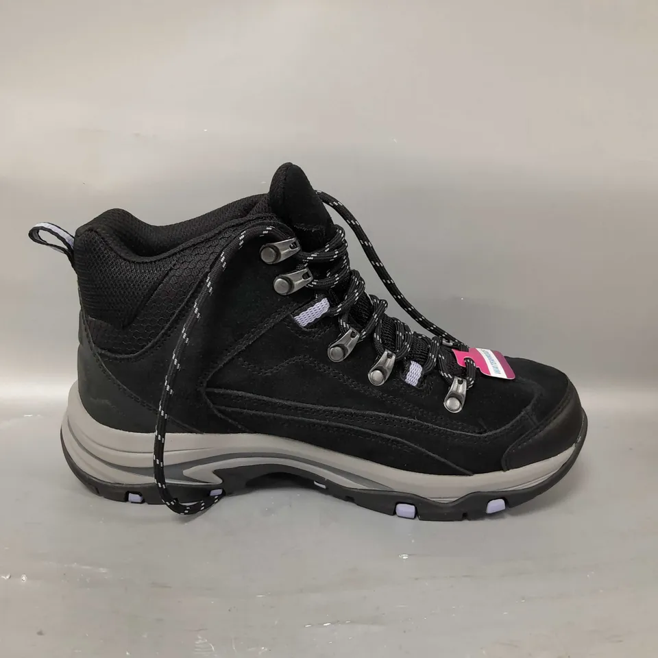 PAIR OF SKECHERS TREGO ALPINE TRAIL WATERPROOF BOOTS UK SIZE 4