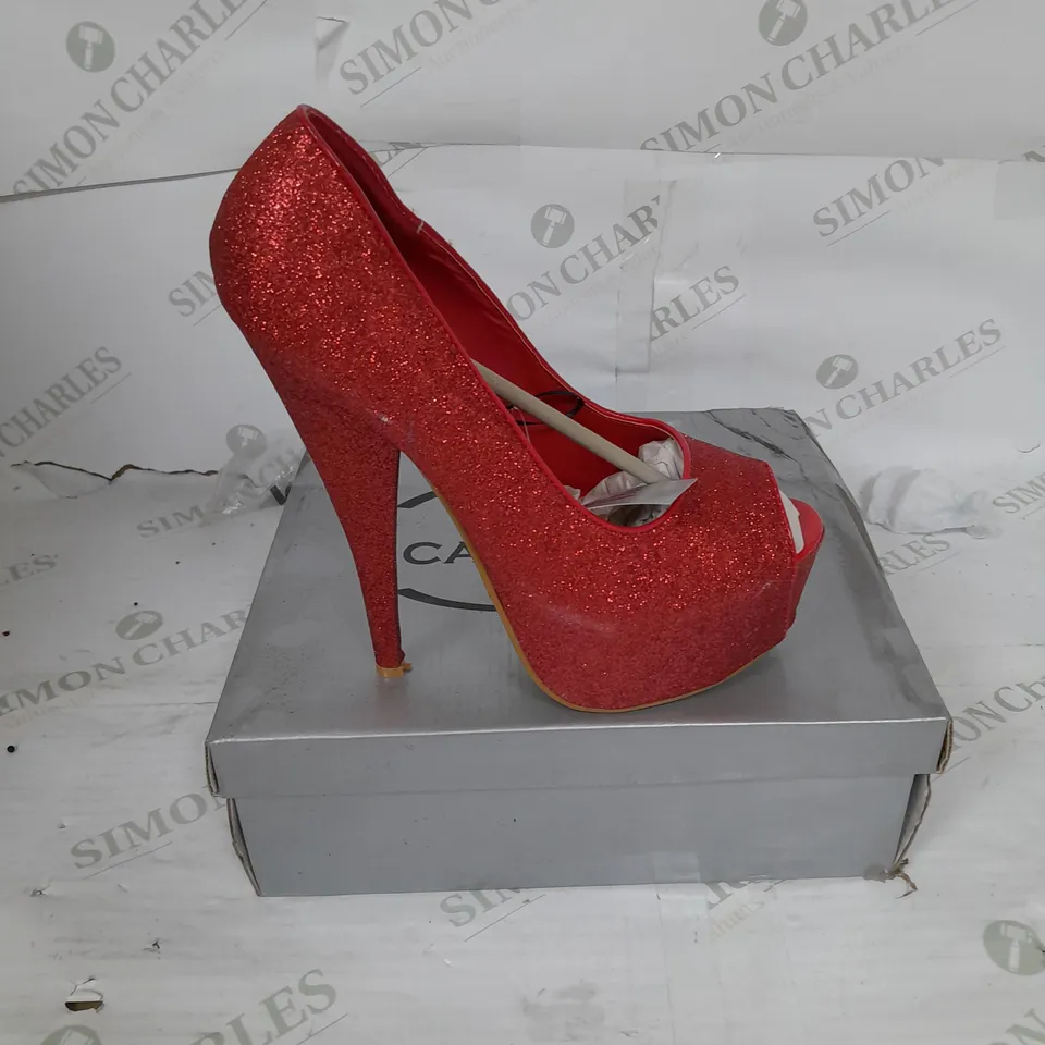 BOXED PAIR OF CASANDRA PLATFORM STILLETO HEEL IN RED GLITTER SIZE 5