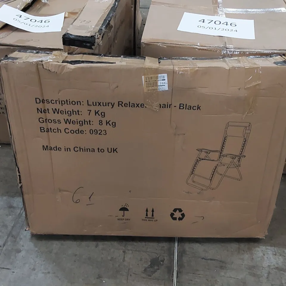 BOXED LUXURY RELAXER CHAIR - BLACK (1 BOX)